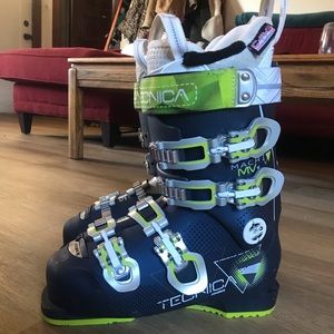Technica Mach1 Ski boots